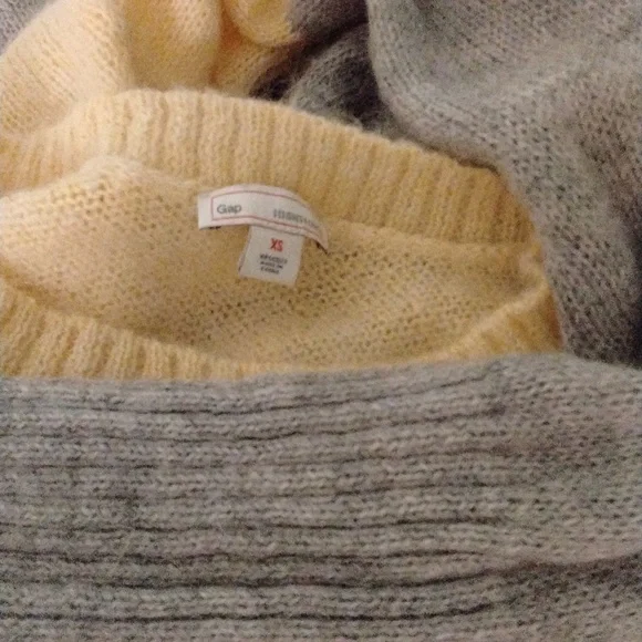 Women's NWOT Gap Yellow/gray  Mohair/acrylic oversized sweater size XS - Picture 4 of 4